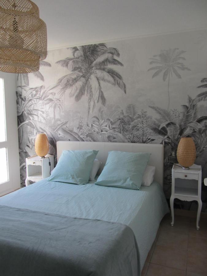 Appartement Les Cigales Rez De Jardin A 10Mn Des Plus Belles Plages イエール エクステリア 写真